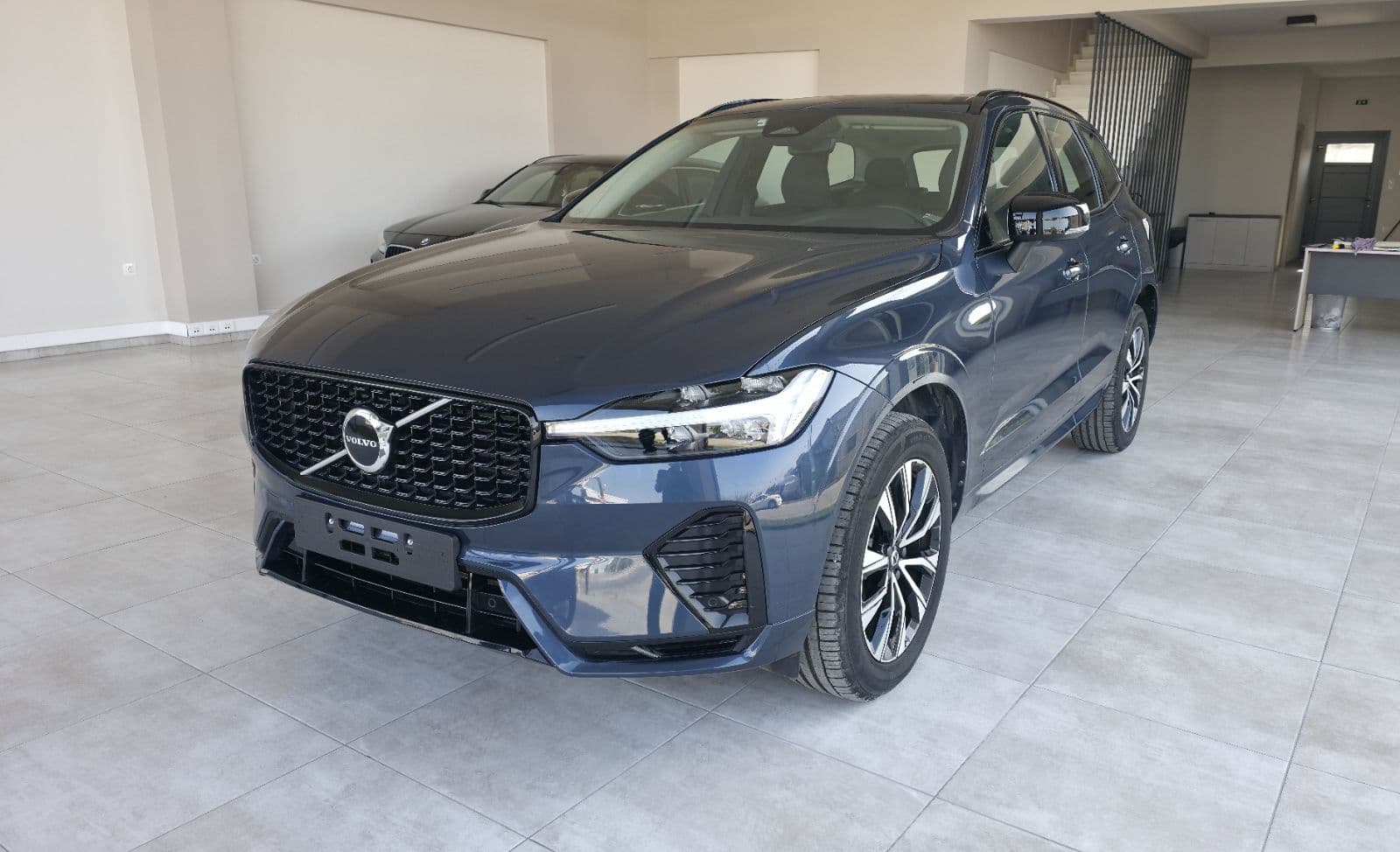 Volvo XC 60 PLUS B4 MHEV DIESEL "ΕΛΛΗΝΙΚΗΣ ΑΝΤΙΠΡΟΣΩΠΕΙΑΣ"